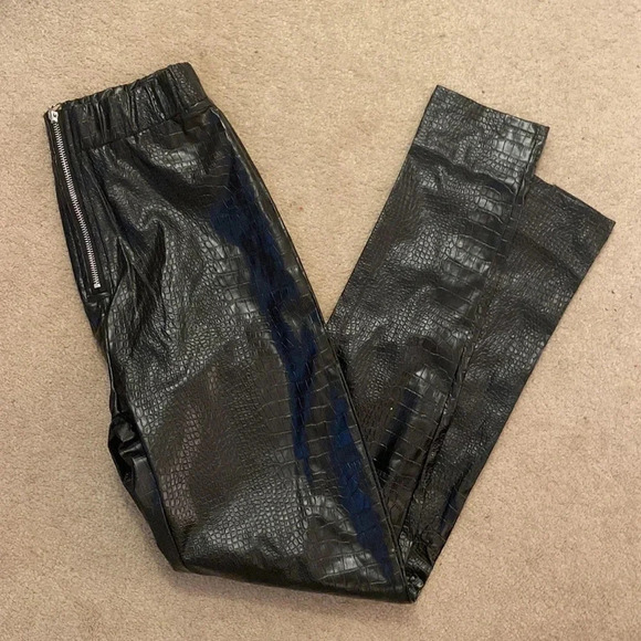 Shein faux crock pants size small black  zipper - Picture 2 of 5